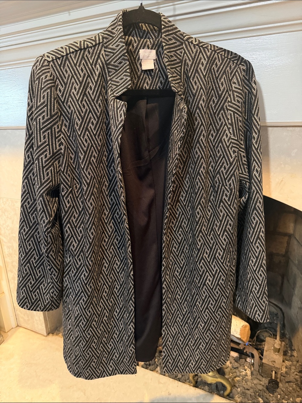 Chico's Black & White Geometric Open-Front Blazer size large
